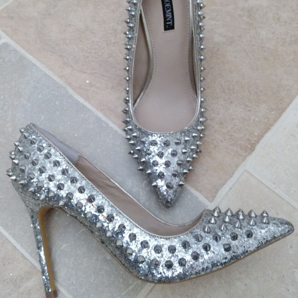 ⭐SOLD⭐🆕Shoe Mint ZOE Silver Spiked Heels - Picture 2 of 8